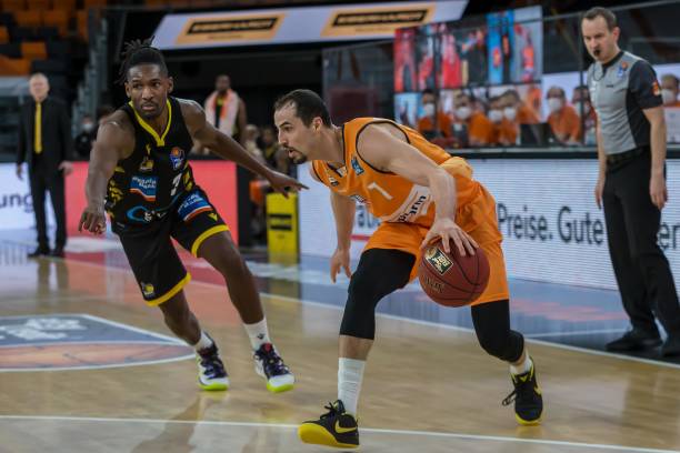 也反映了球 也反映了球