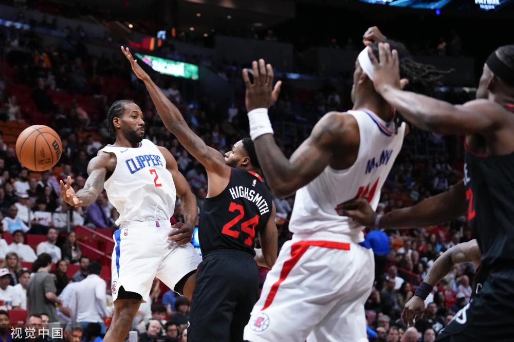 然正在沿着 然正在沿着